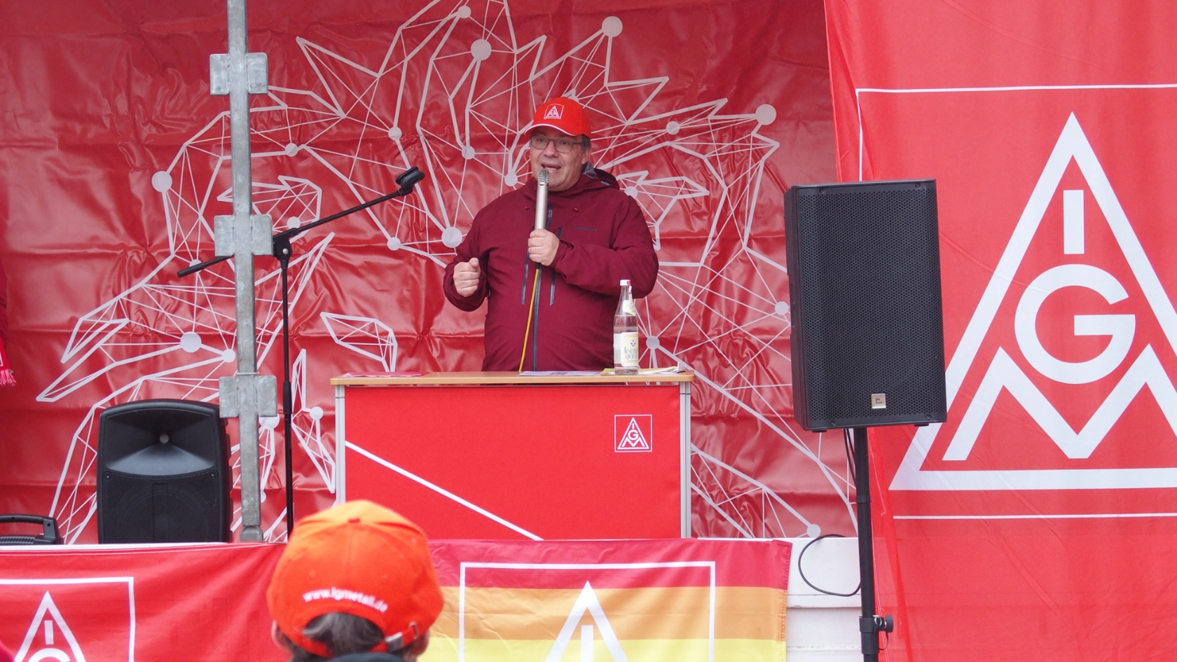 Warnstreik in der Tarifrunde M+E der IG Metall Erlangen am Siemens Campus am 06. Oktober 2024