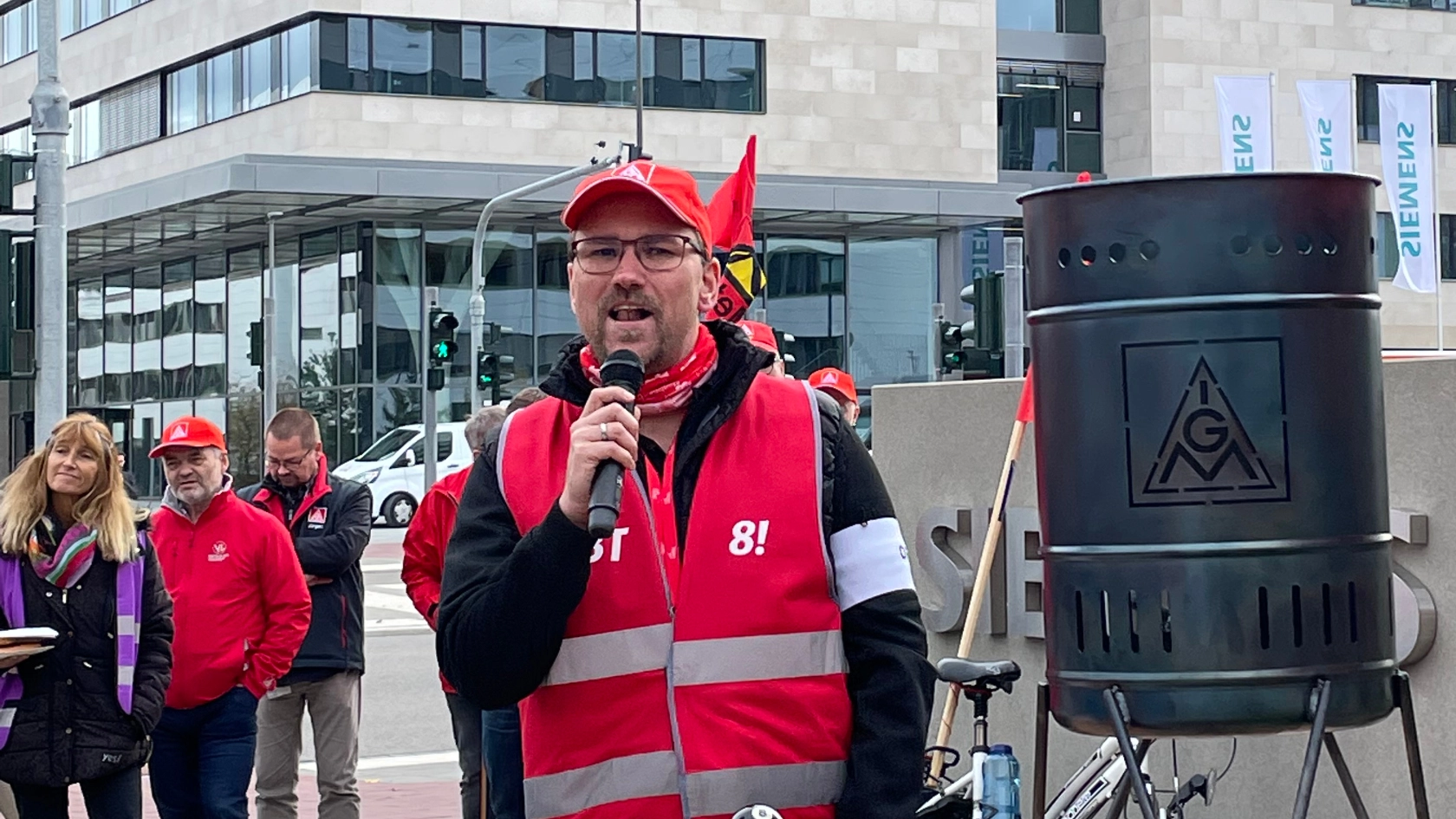 Warnstreik Siemens Campus Erlangen Tarifrunde MuE 2022