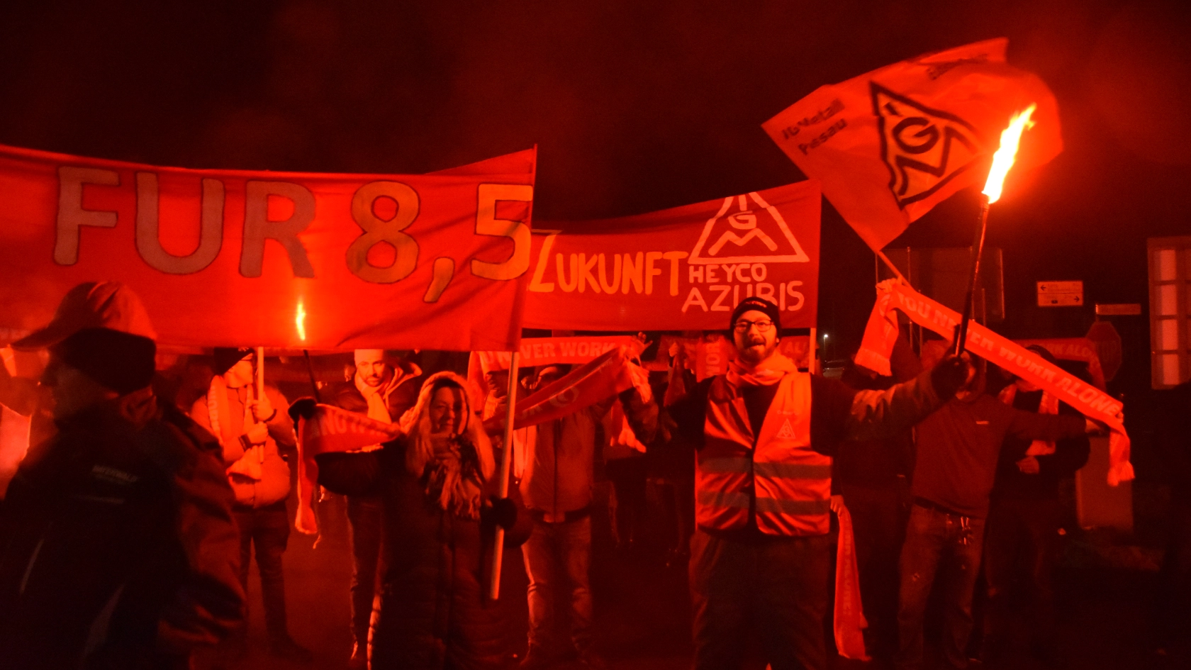 Holz- und Kunststoff: 0-Uhr-Aktion bei Heyco in Tittling