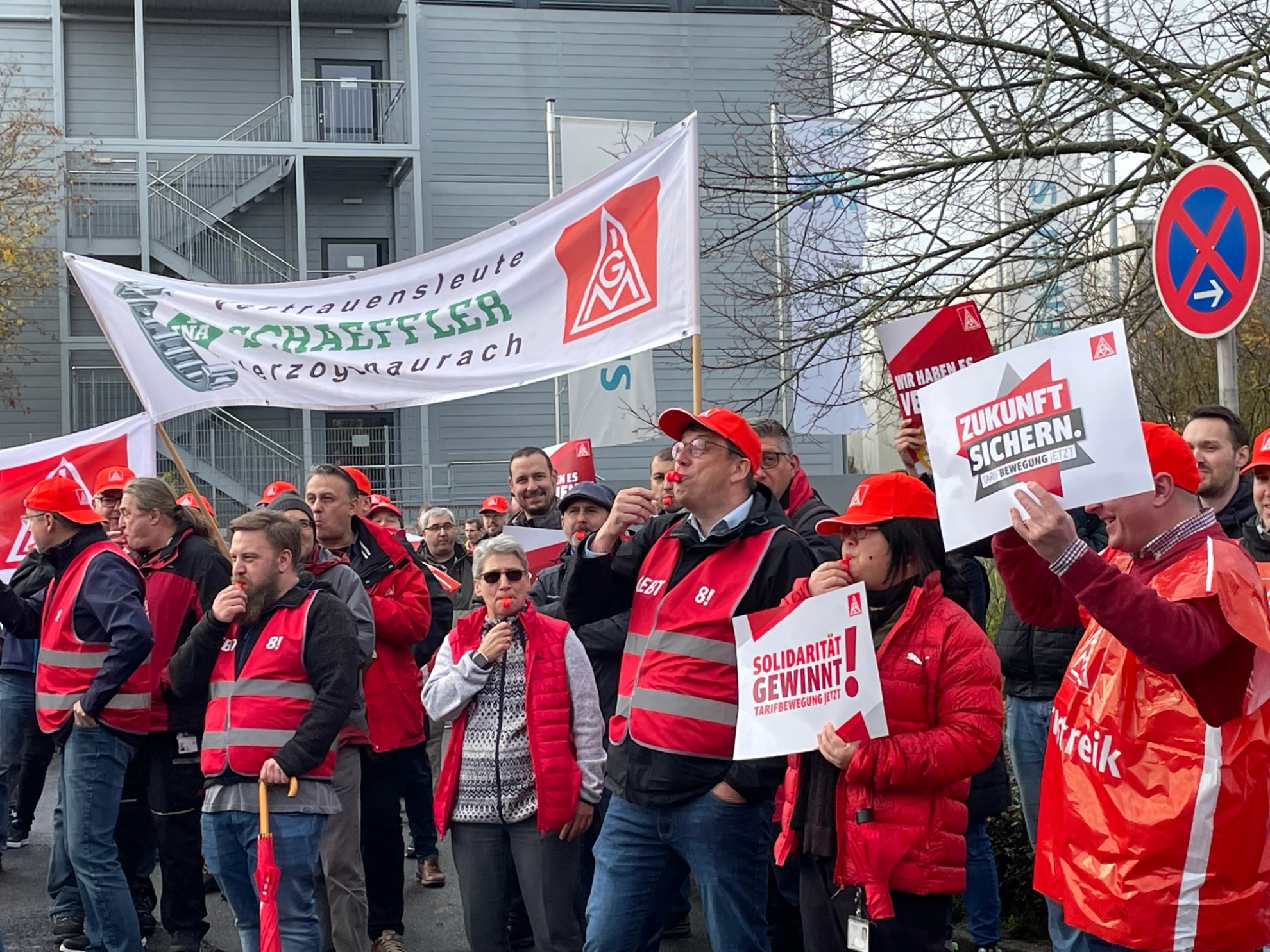 Frühschlussaktion aller Betriebe in Erlangen Tarifrunde MuE 2022