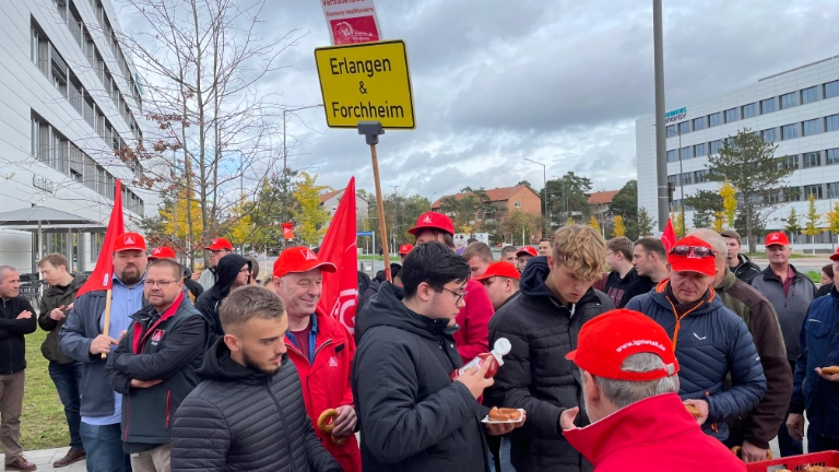Warnstreik Siemens Campus Erlangen Tarifrunde MuE 2022