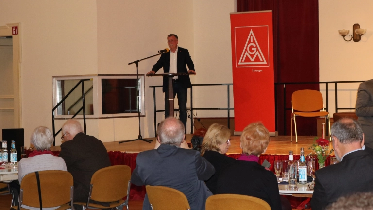 Johann Horn, Bezirksleiter der IG Metall Bayern - IG Metall Senioren Erlangen feiern 50-jähriges Jubiläum