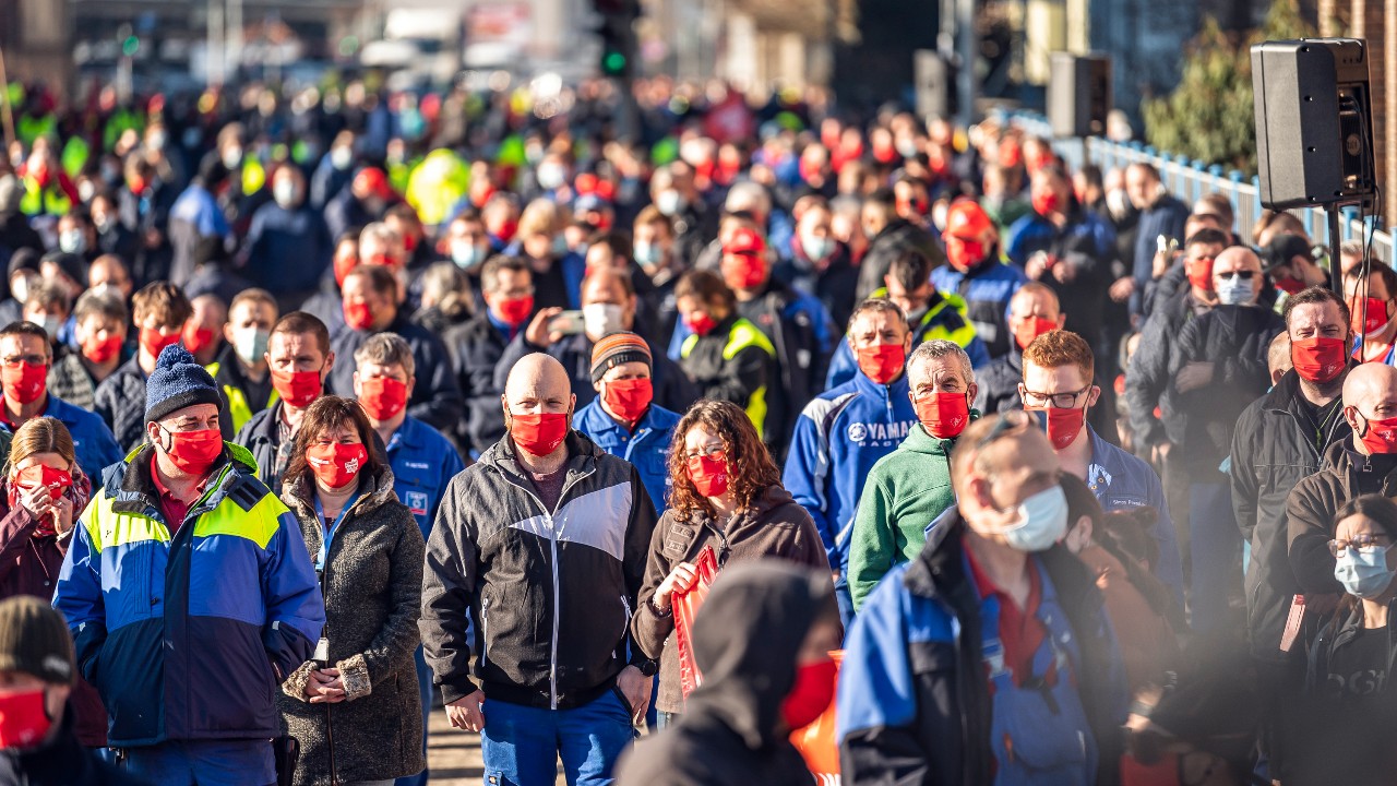 Warnstreik in der Tarifrunde 2021 in Metall & Elektro in Schweinfurt